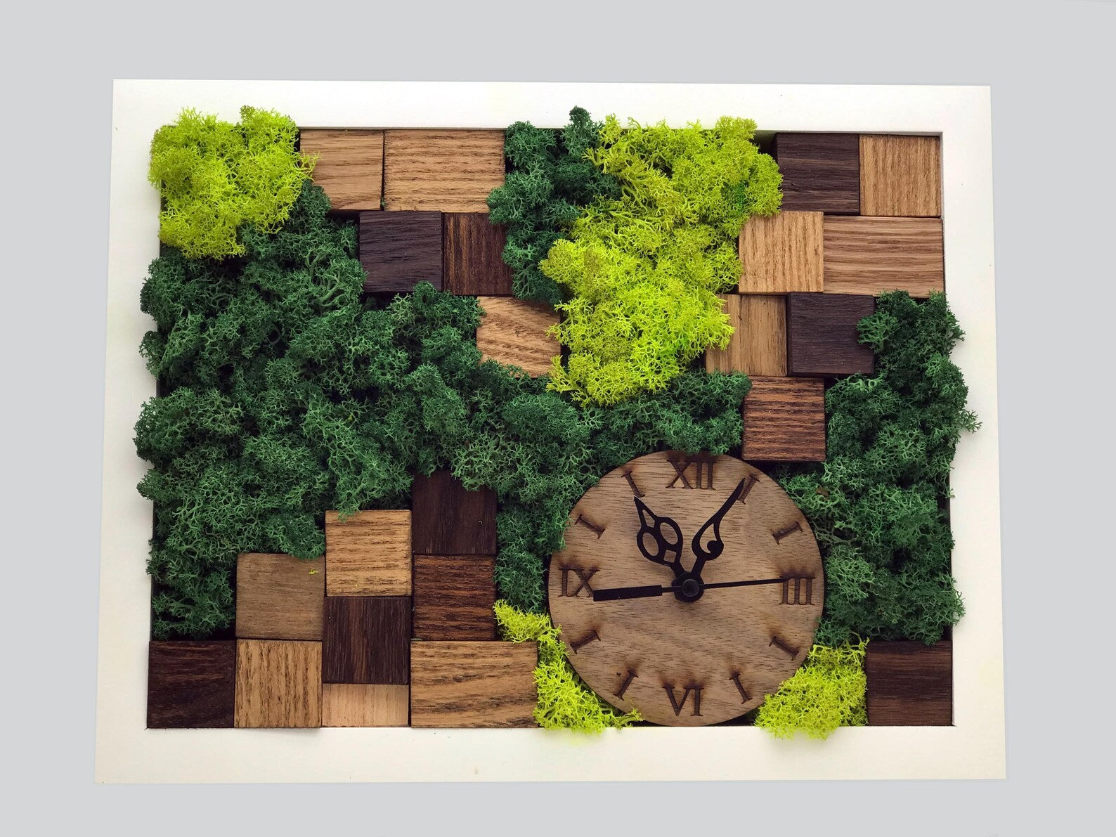 Handmade Moss Wall Clock – Wooden Mosaic with Preserved Green Moss | Eco-Friendly Rustic Home & Office Decor
