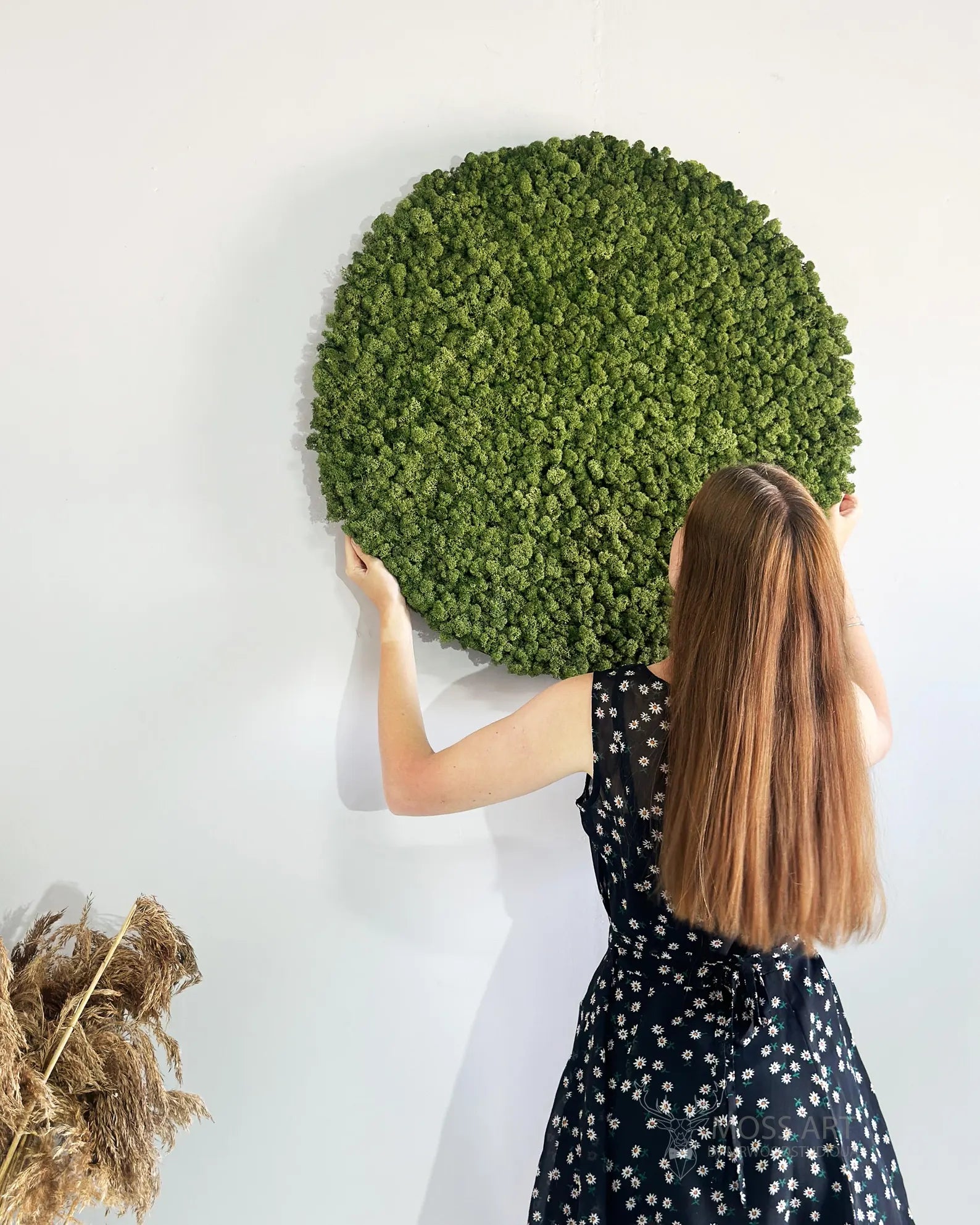 Round Moss Wall Art – Handmade Preserved Moss Circle Decor for Modern Living Spaces